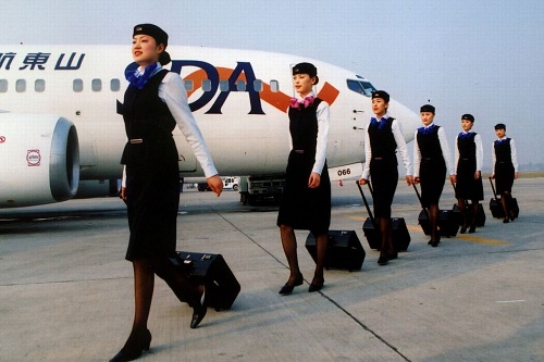 貴州航空學(xué)校的空乘專業(yè)費(fèi)用多少？