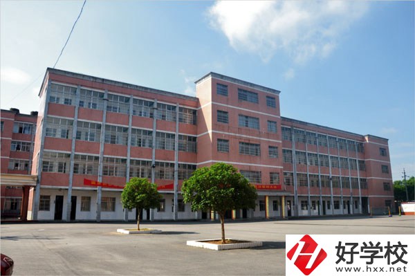 寧鄉(xiāng)市瀟湘職業(yè)中專學校有什么特色專業(yè)？