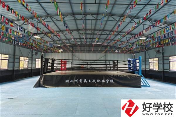 湖南省鳳凰縣有哪些中專？辦學(xué)特色是什么？