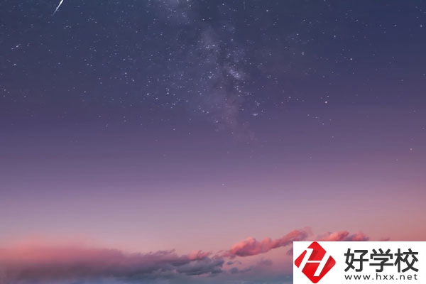 湖南經(jīng)貿(mào)職業(yè)中專學校有哪些特色專業(yè)？