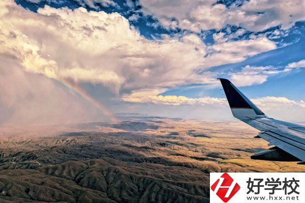 桂東縣職業(yè)教育中心報(bào)名要求有哪些？學(xué)費(fèi)貴嗎？