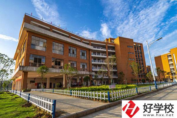 新化縣楚怡工業(yè)學(xué)校怎么樣？有優(yōu)惠政策嗎？