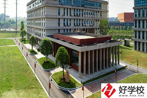 想要在株洲讀中專學(xué)校，可以去這所學(xué)校