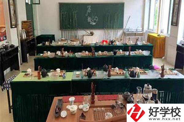 張家界的公辦中專(zhuān)學(xué)校有哪些？可以學(xué)什么專(zhuān)業(yè)？