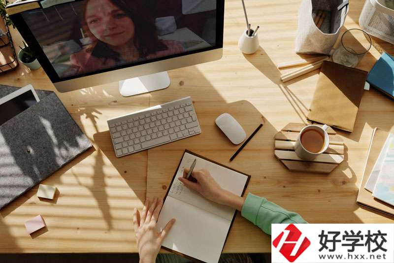 新化縣楚怡工業(yè)學(xué)校是職高嗎？怎么樣？
