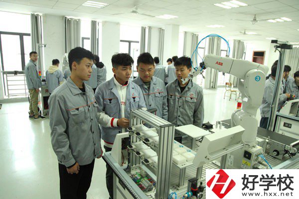 株洲市工商職業(yè)技術學校實訓室
