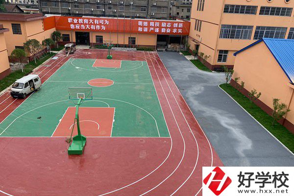 益陽智能傳媒職業(yè)學(xué)校運(yùn)動(dòng)場(chǎng)