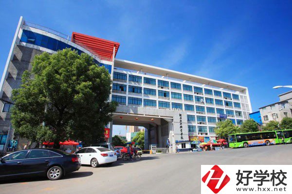 長沙辦學規(guī)模最大的職校是哪一所？有什么招生專業(yè)？