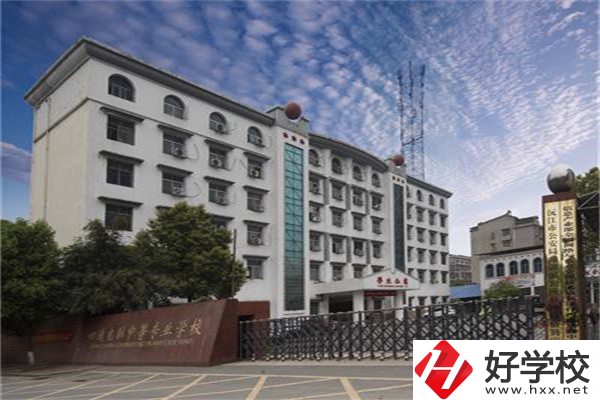 益陽(yáng)有哪些計(jì)算機(jī)職校？專(zhuān)業(yè)就業(yè)前景怎么樣？