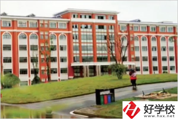 湖南醫(yī)藥職業(yè)中專有哪些招生專業(yè)？報(bào)考要求是什么？