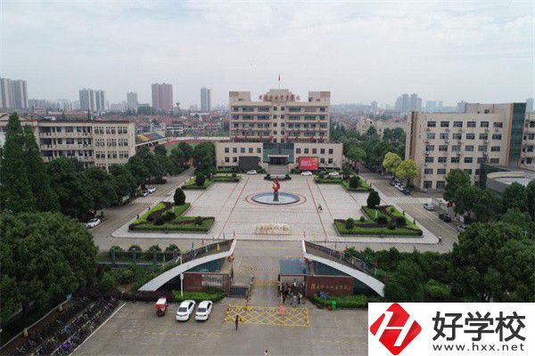 湖南想學(xué)UI推薦哪些中職？學(xué)校就業(yè)如何？