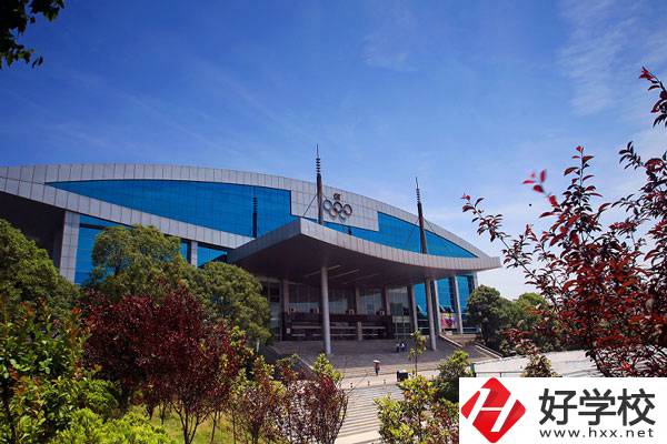 湖南獵鷹技工學(xué)校的辦學(xué)條件怎么樣？