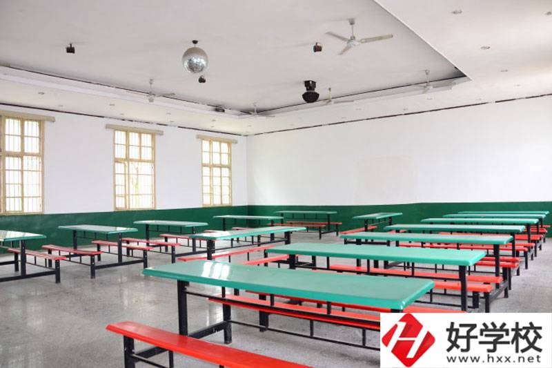 衡陽計算機(jī)學(xué)校怎么樣？有些什么專業(yè)？