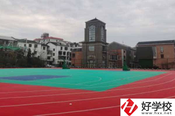 長沙科技工程學校有什么招生專業(yè)？學費貴嗎？