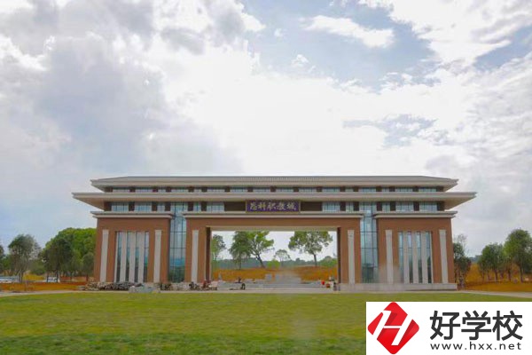 郴州哪所中專有護(hù)理專業(yè)？護(hù)理專業(yè)畢業(yè)好就業(yè)嗎？