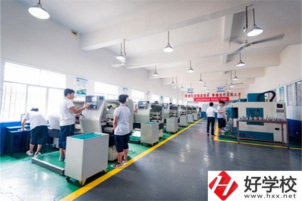 懷化的公辦職高有哪些？可以免學(xué)費嗎？