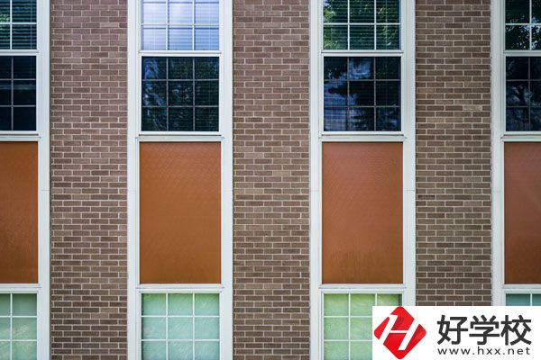 資興市職業(yè)中專環(huán)境好不好？宿舍怎么樣？