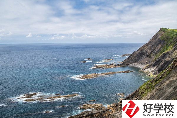 華容縣職業(yè)中專學校有高考班嗎？升學率怎么樣？
