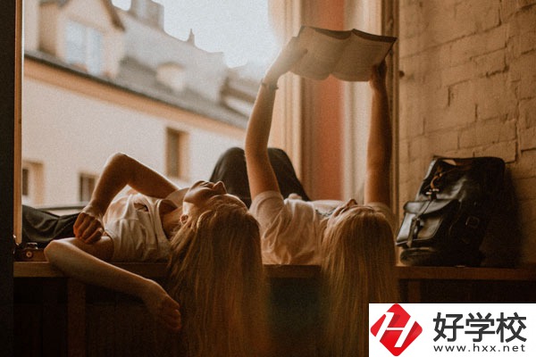 寧遠(yuǎn)縣九峰職業(yè)中專學(xué)校好不好？宿舍怎么樣？