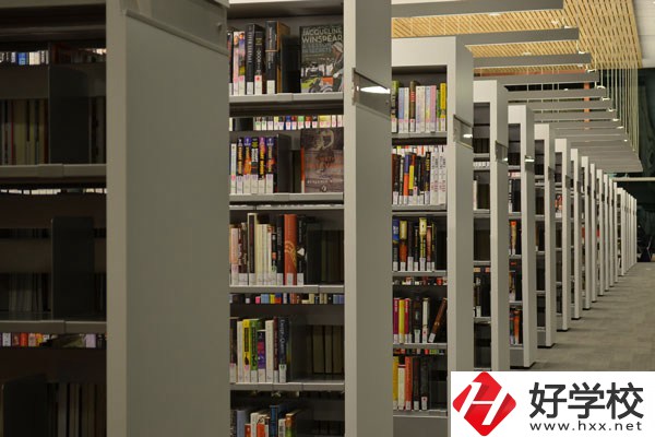 長沙鐵航職業(yè)中等技術(shù)學(xué)校有哪些專業(yè)？學(xué)費貴不貴？