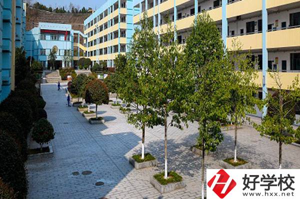 在長(zhǎng)沙財(cái)經(jīng)學(xué)校學(xué)會(huì)計(jì)事務(wù)專業(yè)怎么樣？