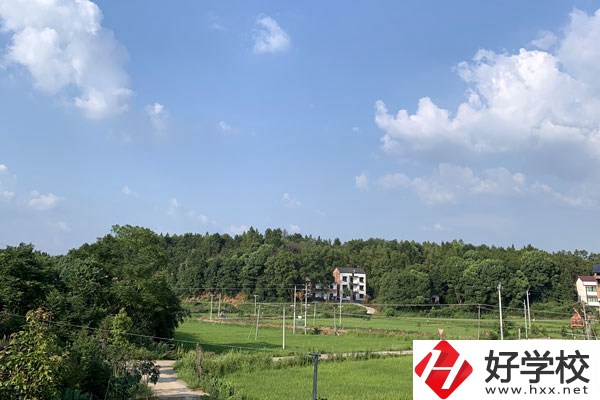 南縣職業(yè)中等專業(yè)學校怎么樣？值得報考嗎？