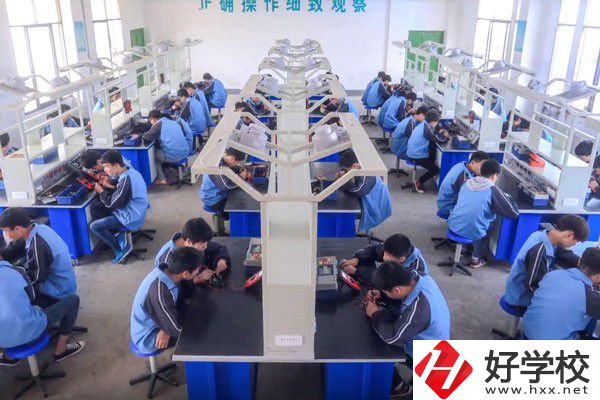 長沙學服裝設計可以去哪些中職？專業(yè)好就業(yè)嗎？