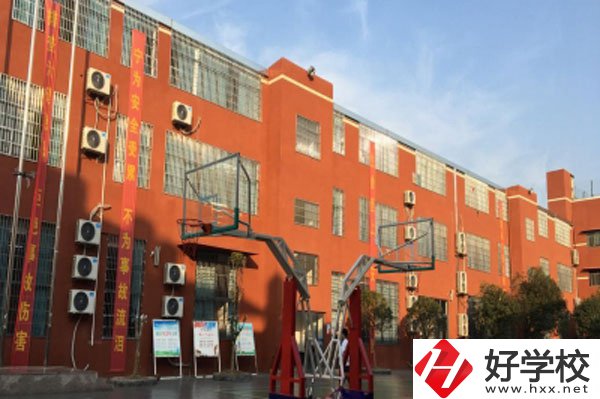 長沙市英藍(lán)中等職業(yè)學(xué)校怎么樣？收費標(biāo)準(zhǔn)如何？