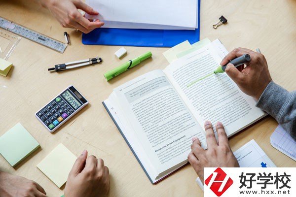 女生在衡陽讀衛(wèi)校怎么樣？有前途嗎？
