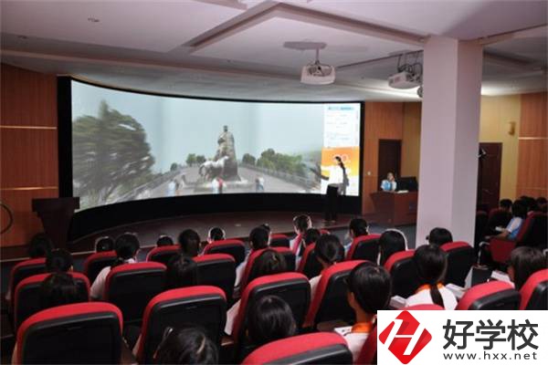 長沙市望城區(qū)職業(yè)中等專業(yè)學(xué)校的辦學(xué)條件如何？
