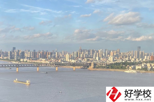 株洲海事職業(yè)學校的船舶水手與機工專業(yè)怎么樣？