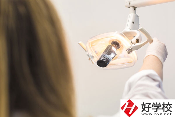 核工業(yè)衛(wèi)生學(xué)校護理專業(yè)值得學(xué)嗎？有沒有前途？