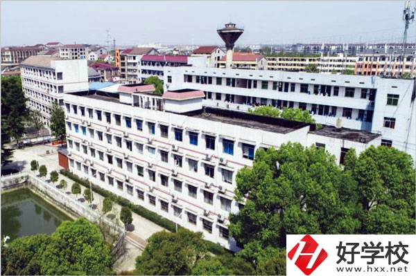 益陽(yáng)市衛(wèi)生職業(yè)技術(shù)學(xué)?；A(chǔ)設(shè)施怎么樣？位置在哪？