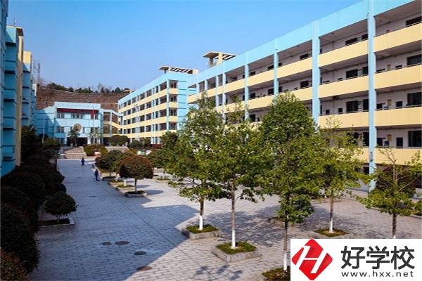 長(zhǎng)沙財(cái)經(jīng)學(xué)校怎么樣？學(xué)費(fèi)貴不貴？