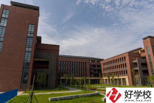 常德有哪些外語(yǔ)中職學(xué)校？開(kāi)設(shè)有什么專(zhuān)業(yè)？
