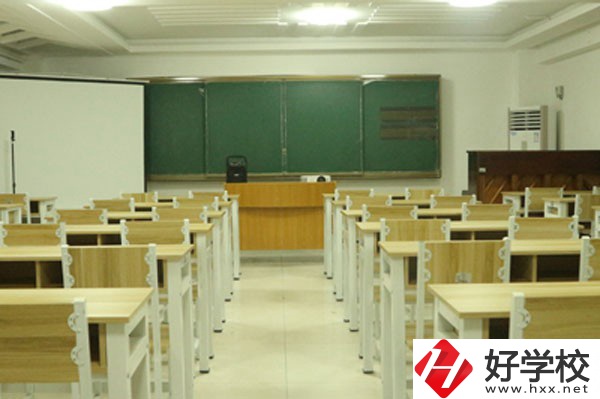 湖南長(zhǎng)沙藝術(shù)學(xué)校專業(yè)學(xué)費(fèi)是多少，有哪些助學(xué)政策？