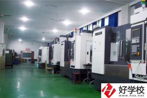 湖南兵器工業(yè)高級技工學(xué)校入學(xué)要注意什么？學(xué)費多少？