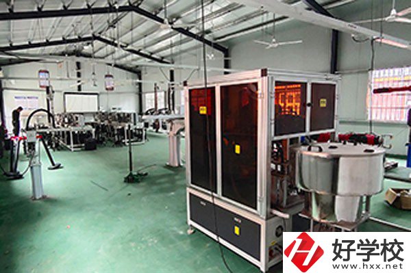 永州市海嘉中等職業(yè)技術學校實訓室