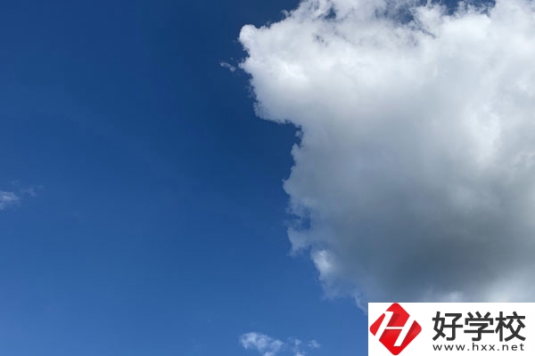 湖南有哪些中職學(xué)校服裝設(shè)計專業(yè)比較好？
