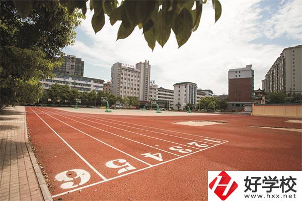 衡陽(yáng)市信息網(wǎng)絡(luò)工程學(xué)校是公辦還是民辦？學(xué)費(fèi)是多少？