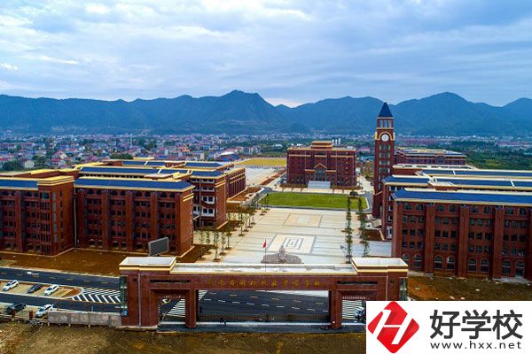 湘北職業(yè)中專學校是公辦的還是民辦的？在哪里？