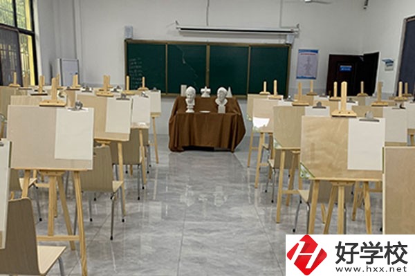 衡陽市鐵路運(yùn)輸職業(yè)學(xué)校專業(yè)有哪些，有哪些辦學(xué)特色？