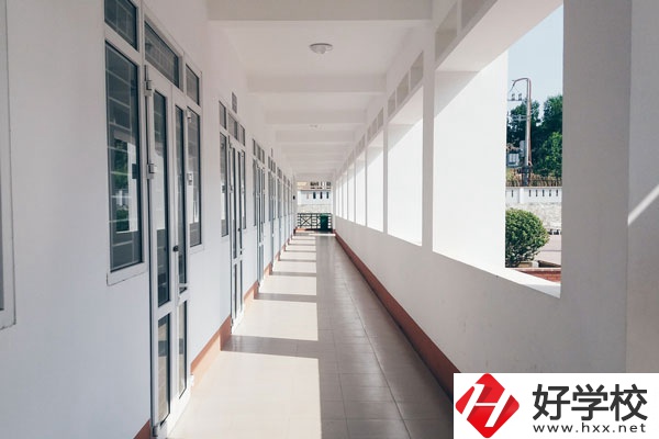 衡陽市鐵路運(yùn)輸職業(yè)學(xué)校好不好？宿舍怎么樣？