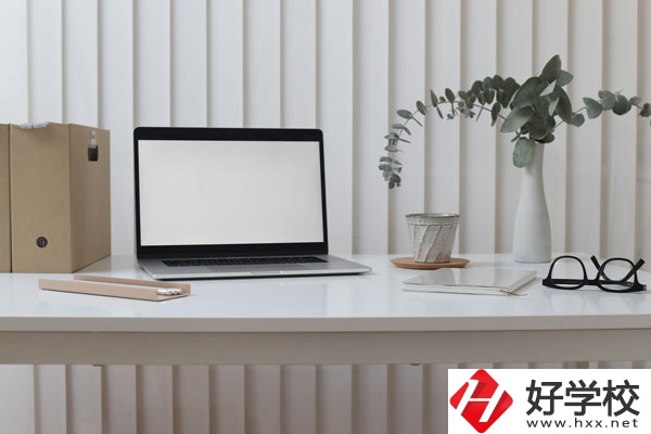 永州第二技工學(xué)校怎么樣？學(xué)校是公辦的嗎？