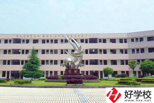 汨羅市楚怡職業(yè)中專學(xué)校有哪些重點(diǎn)專業(yè)？