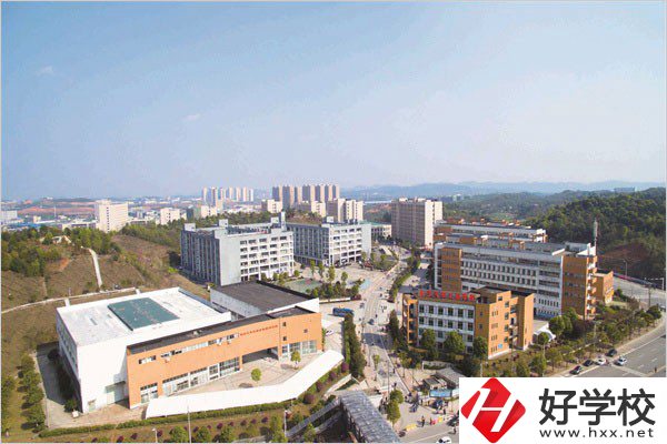 長沙汽車工業(yè)學校怎么樣？學費貴嗎？