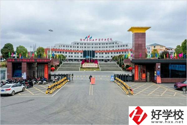 隆回職業(yè)中專占地多少畝？面積大不大？