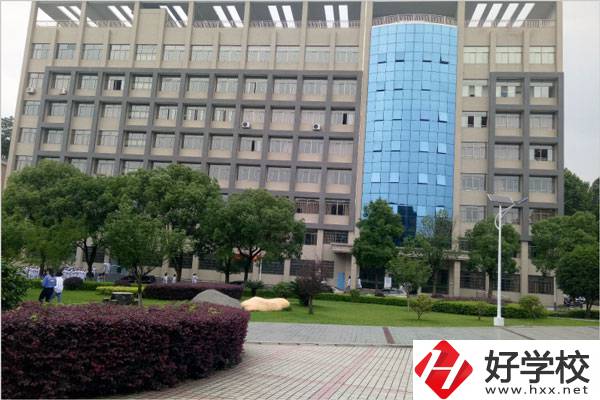 湖南有哪些中專學校可以學醫(yī)？有哪些專業(yè)？