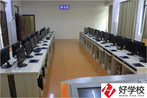 通道縣職業(yè)中等專業(yè)學(xué)校在哪？學(xué)費(fèi)需要多少？
