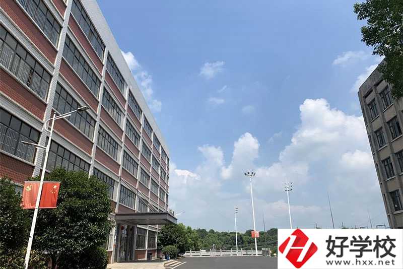 益陽機械工業(yè)職業(yè)學校有些什么專業(yè)？就業(yè)優(yōu)勢如何？